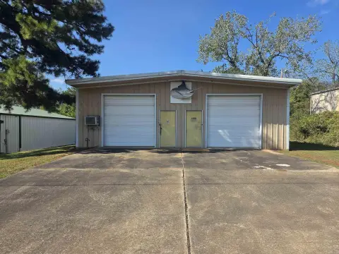 Flex Space with Overhead Doors