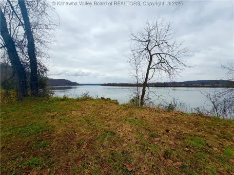 Riverfront Lot on Ohio River