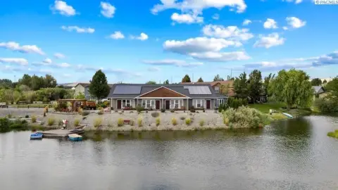 Hotel/Motel in Zillah, WA