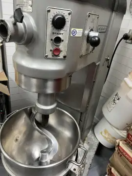 Pizzeria Restaurant with Central HVAC