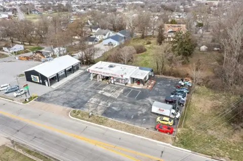 Hopkinsville Commercial Property with Bays