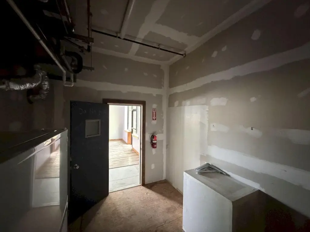 Picture 19