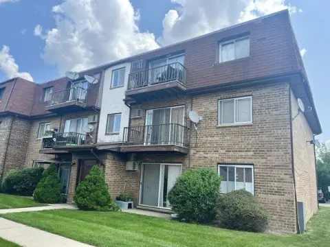 Northbrook Multifamily Investment Opportunity