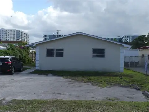 Hollywood Duplex with Development Potential