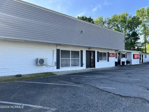 Restaurant with Attached Living Quarters