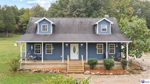 Kentucky Farmhouse on 6.34 Acres