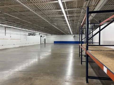 Muncie Retail/Warehouse Space For Lease