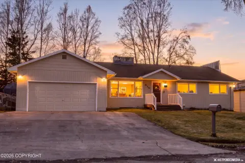 Duplex with Flexible Living Arrangement