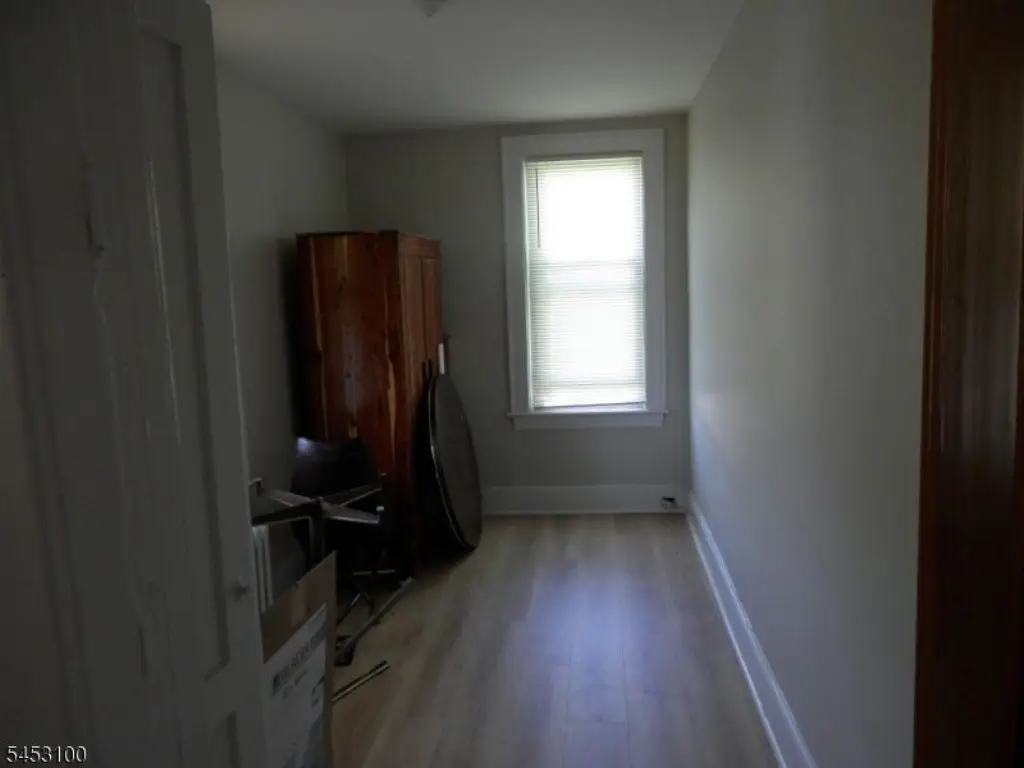 Picture 4
