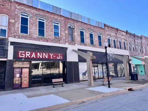 Downtown Coffeyville Commercial Building For Sale