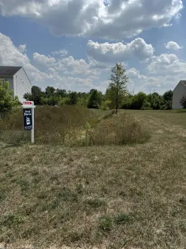 Spacious Land Parcel Near Cedar
