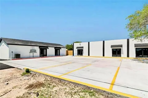 5-Unit Retail Building