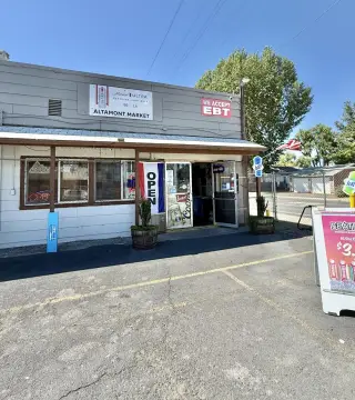 Thriving Market with Residential Unit