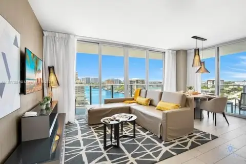 Hyde Beach House Corner Unit