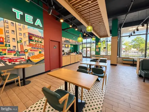 Coffee Shop with Garage Parking