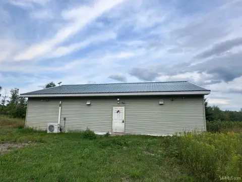 Metal-Roof Flex Space