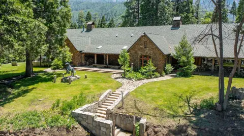 Camp Nelson Lodge Mountain Retreat