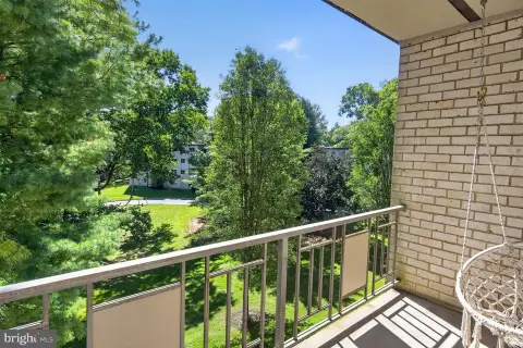 Top-Floor Residential Condo