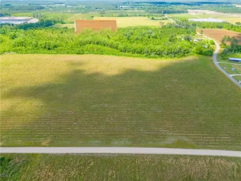 Spacious Estate Tract in Baxley, GA