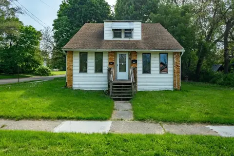 Well-Kept Duplex in Pontiac, MI