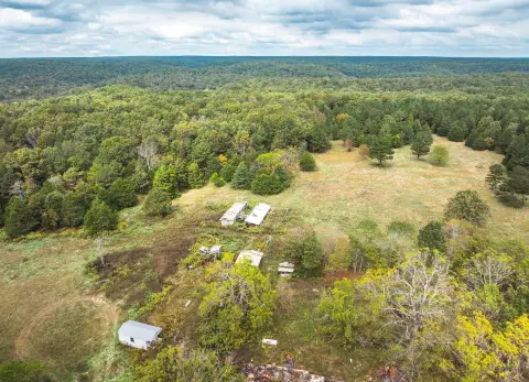 Ozark Retreat with Hunting Cabins