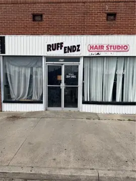 Versatile Commercial Building in Waycross