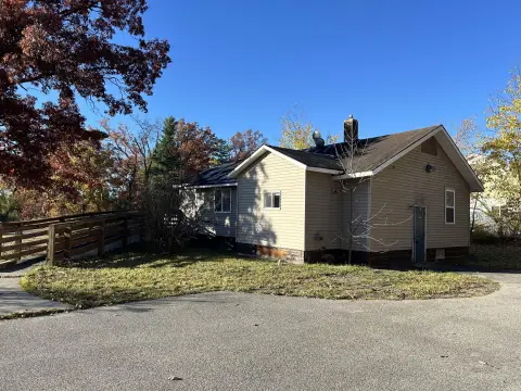 Baldwin Commercial Property on US10