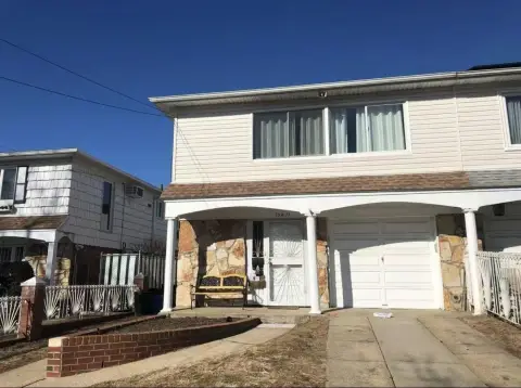 Spacious Whitestone Duplex with Yard