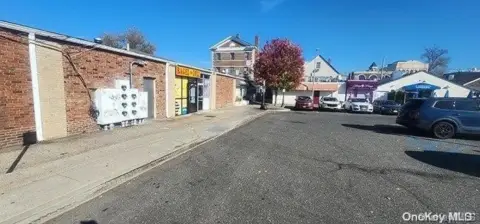 Retail Space in Huntington, NY