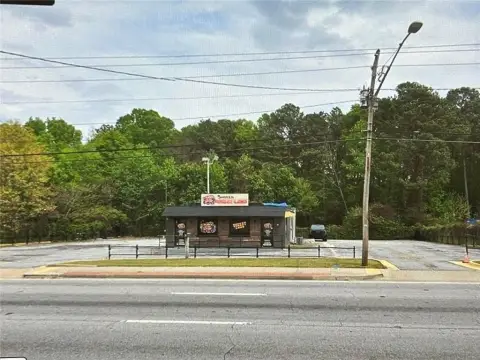 To-Go Restaurant on Commercial Parcel