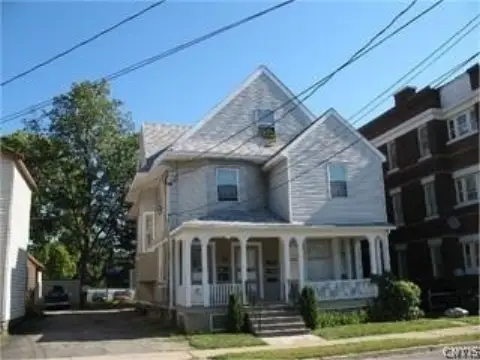 5-Unit Walk-Up Apartment Building