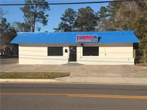 Versatile Commercial Property in Waycross
