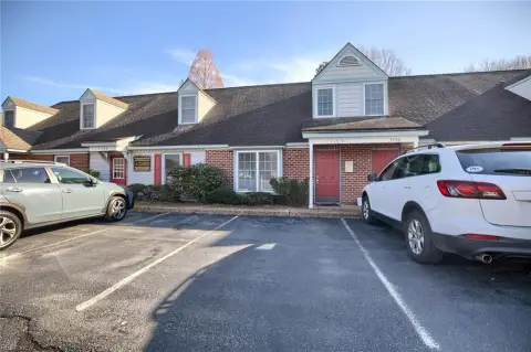 Hayes, VA Retail Opportunity