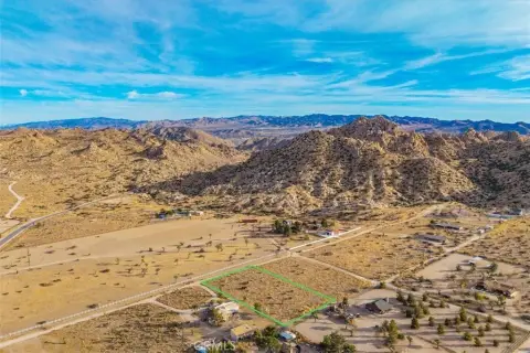 Pioneertown Buildable Lot with Water