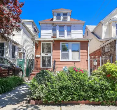 Charming Forest Hills Legal Duplex