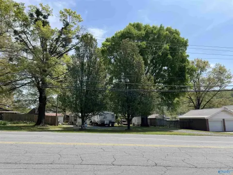 Move-In Ready Office Near Lake