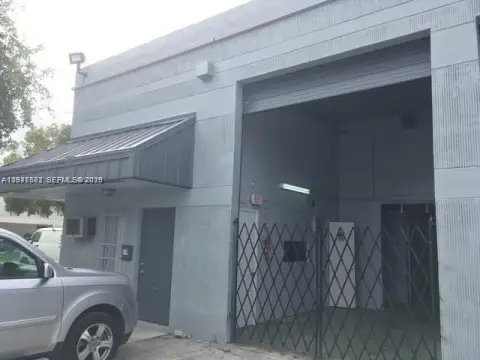 Medley Mixed-Use Unit For Rent