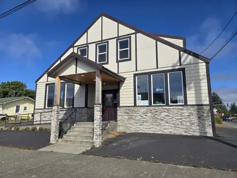 Versatile Commercial Property Near Highway 101