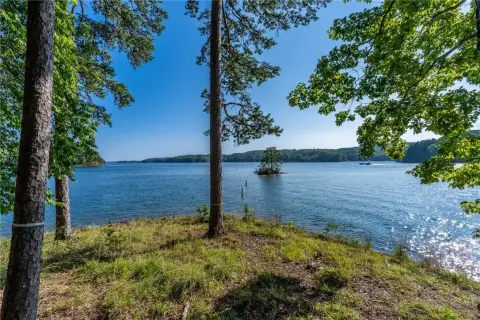 Lake Keowee Waterfront Lot