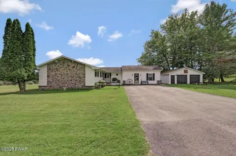 Spacious Ranch Home with Apartment