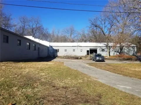 Versatile Commercial Building in Warsaw