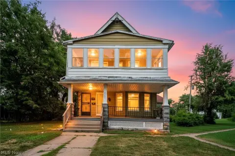 Three-Level Duplex with Finished Third Floor