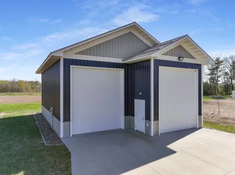 Storage Condominium Garage in Barron