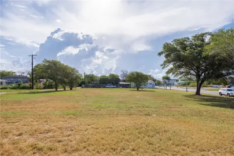 Commercial Land in Robstown, TX