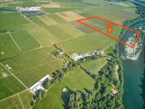 Smith River Frontage Agricultural Land