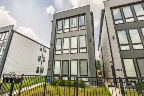 3-Unit Triplex with Private Decks
