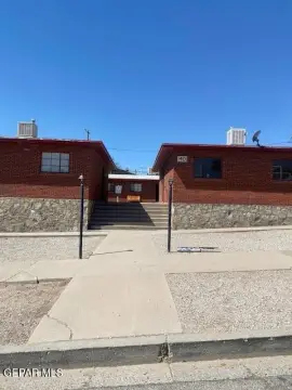 El Paso Courtyard Apartment Complex