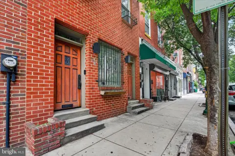 Philadelphia Duplex in Prime Location
