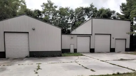 Insulated Warehouse with Overhead Doors