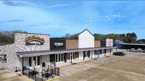Commercial Plaza in Growing Woodworth